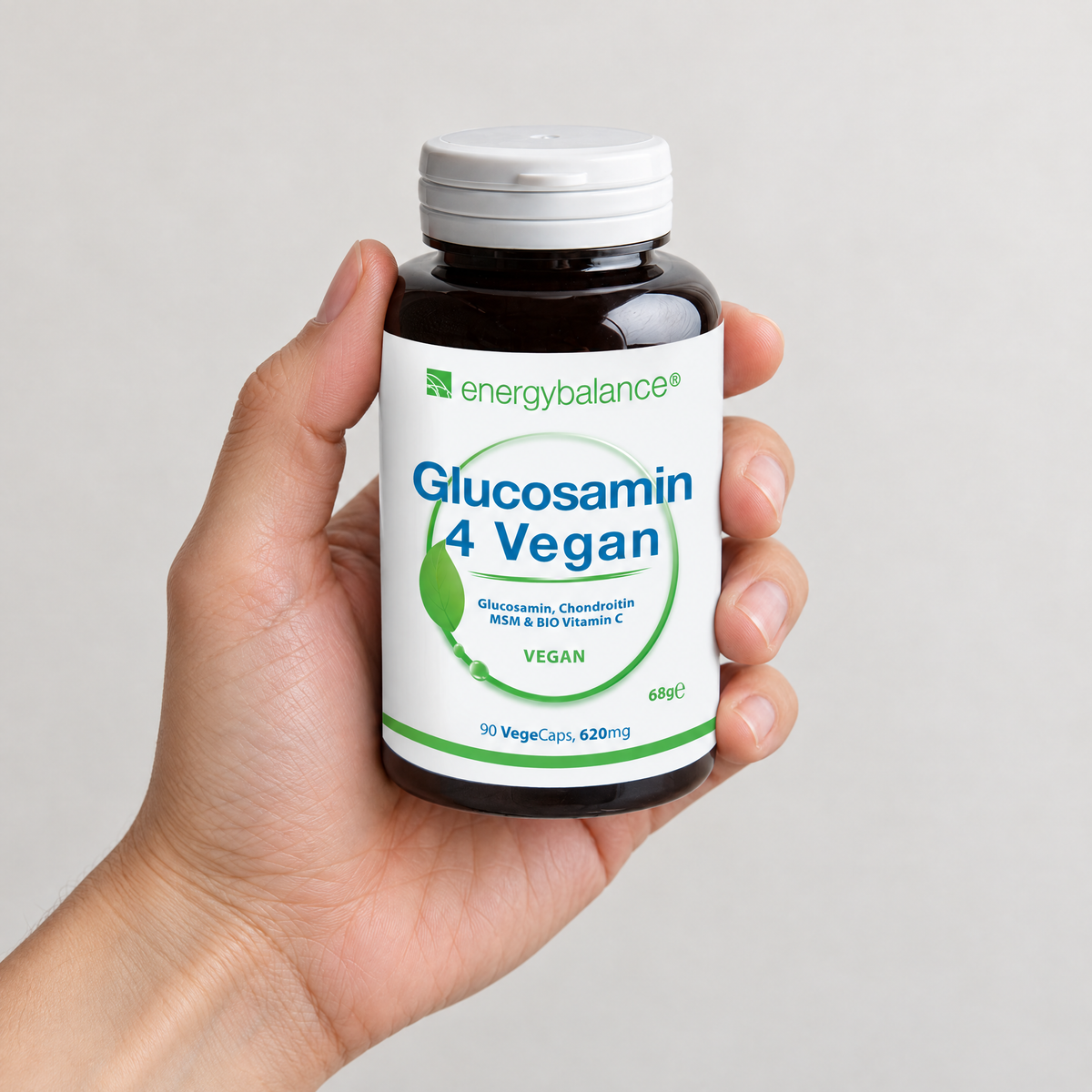Energy Balance Gelenk-Food Glucosamin 4 vegan 620 mg, 90 VegeCaps – Grössenvergleich in der Hand