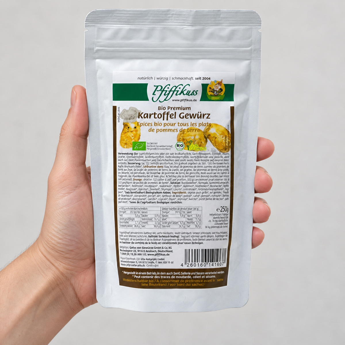 Pfiffikuss BIO Kartoffel-Gewürzmischung 250 g – Grössenvergleich in der Hand