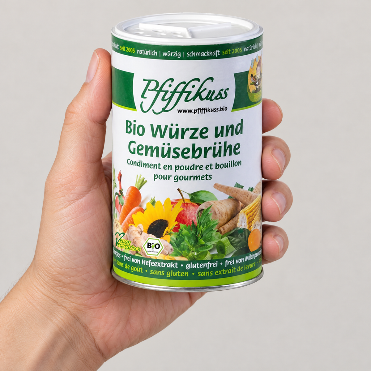 Pfiffikuss BIO Würze & Gemüsebrühe 250 g Streudose – Grössenvergleich in der Hand