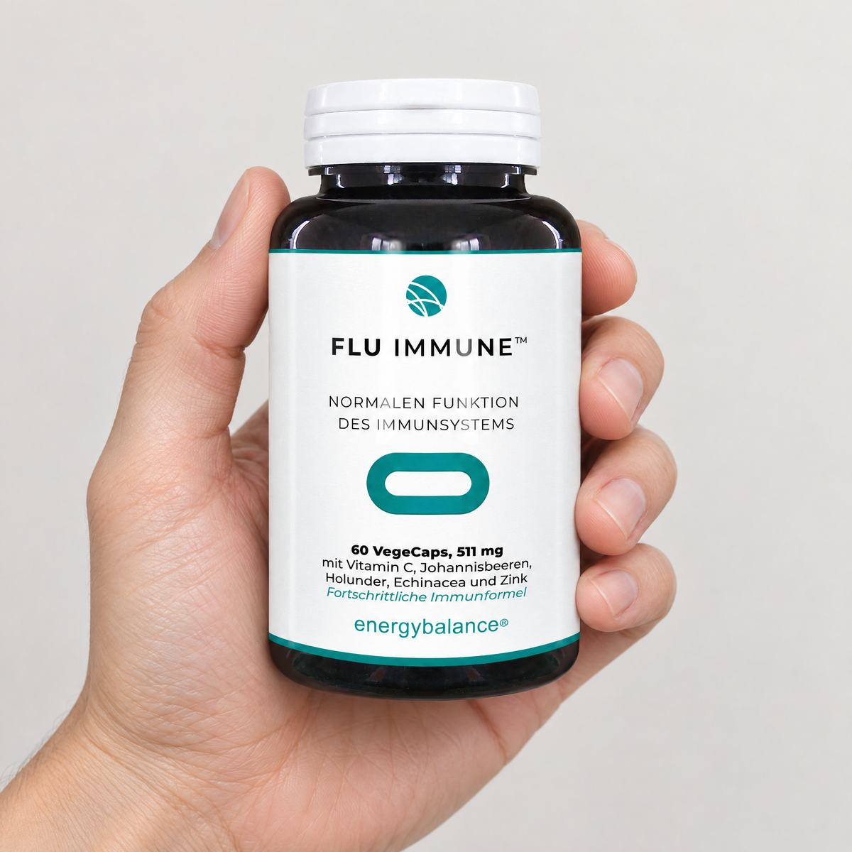Energy Balance Flu Immune Natural Complex, 60 VegeCaps – Grössenvergleich in der Hand